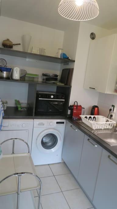 Appartement Confortable Et Au Calme Avec Terrasse Proche Du Metro - Accueil Personnel Lyon Extérieur photo